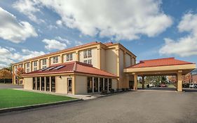 Baymont Inn & Suites Canton